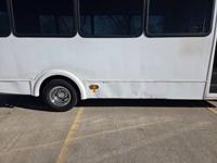 2017 Ford E-450 Shuttle Bus Kansas City - Image 4