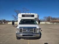 2017 Ford E-450 Shuttle Bus Kansas City - Image 10