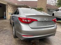 2015 HYUNDAI SONATA North Houston - Image 9