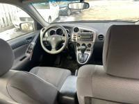 2007 Toyota Matrix runs like new 273k miles Elmhurst - Image 4