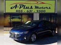 2020 Hyundai Elantra SEL 4dr Sedan - Image 2