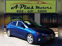 2020 Hyundai Elantra SEL 4dr Sedan - Image 3