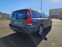 2005 Volvo V70 2.5T 4dr Turbo Wagon Wagon Roberto's Auto Sales - Image 6