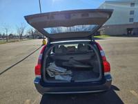 2005 Volvo V70 2.5T 4dr Turbo Wagon Wagon Roberto's Auto Sales - Image 9