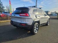 2015 Jeep Cherokee 4x4 4WD Trailhawk 4dr SUV SUV Roberto's Auto Sales - Image 6