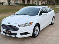 Ford Fusion SE 1 Owner Clean title Houston Tx - Image 2