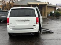 2019 Dodge Grand Caravan - HANDICAP VAN / WHEELCHAIR VAN / ONLY 60K MI Wheelchair Van In Beaverton - Image 4