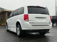 2019 Dodge Grand Caravan - HANDICAP VAN / WHEELCHAIR VAN / ONLY 60K MI Wheelchair Van In Beaverton - Image 5