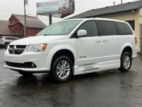 2019 Dodge Grand Caravan - HANDICAP VAN / WHEELCHAIR VAN / ONLY 60K MI Wheelchair Van In Beaverton - Image 6