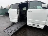2019 Dodge Grand Caravan - HANDICAP VAN / WHEELCHAIR VAN / ONLY 60K MI Wheelchair Van In Beaverton - Image 7