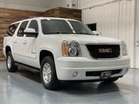 2013 GMC Yukon XL SLT Sport Utility 4X4 / 3RD ROW SEAT/Backup Cam 1/2 Ton + MM Investment Cars-Gladstone / WE SHIP NATIONWIDE - Image 3