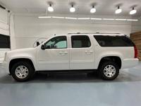 2013 GMC Yukon XL SLT Sport Utility 4X4 / 3RD ROW SEAT/Backup Cam 1/2 Ton + MM Investment Cars-Gladstone / WE SHIP NATIONWIDE - Image 4