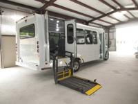 2022 ford E450 MINIBUS SEATING 20 PASSENGERS WITH WHEEL CHAIR LIFT - Image 6