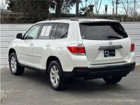 2012 Toyota Highlander Sport AWD - No Accident Carfax Federal Blvd. Denver. 80221 - Image 4