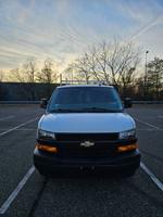 2019 Chevrolet Express 2500 ONLY 121k mil - Image 4