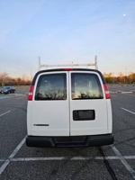 2019 Chevrolet Express 2500 ONLY 121k mil - Image 8