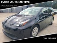 2022 Toyota Prius L Eco 4dr Hatchback otp east - Image 2