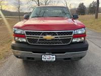 2005 Chevy Silverado 2500HD 4x4 Forsyth, MO - Image 3
