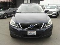 2012 Volvo XC60 skyroof 4 new tires leather all records 2 smart keys Escondido - Image 3