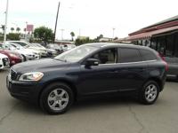 2012 Volvo XC60 skyroof 4 new tires leather all records 2 smart keys Escondido - Image 4