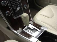 2012 Volvo XC60 skyroof 4 new tires leather all records 2 smart keys Escondido - Image 10