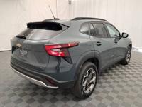 2025 Chevrolet Trax Chevy LT Premium SUV Autos of Chicago - Image 4