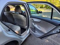 2013 Toyota Corolla LE Commuter Classic! Harrison - Image 10