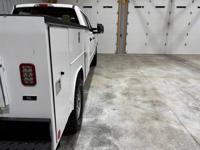 2019 Ford F250 XL Crew Cab 4wd Utility Bed Mid TN - Image 9