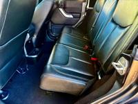 2017 Jeep Wrangler Unlimited Rubicon 4 X 4 - 70K - accident-free‼️ Norman - Image 10