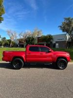 2017 Toyota Tacoma TRD Sport Crew Cab!! Low miles/ Warranty Included Phoenix - Image 3