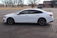 2020 Chevrolet Malibu Chevy LT Sedan Victory Motors of Colorado - Image 10