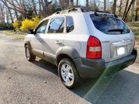 Hyundai Tucson - ONE OWNER - LOW MILEAGE - LOOK!! Lakewood - Image 3