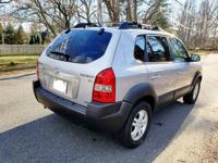 Hyundai Tucson - ONE OWNER - LOW MILEAGE - LOOK!! Lakewood - Image 4