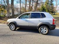 Hyundai Tucson - ONE OWNER - LOW MILEAGE - LOOK!! Lakewood - Image 9