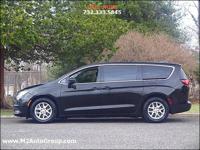 2017 Chrysler Pacifica Touring 4dr Mini Van East Brunswick, NJ - Image 3