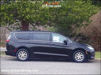 2017 Chrysler Pacifica Touring 4dr Mini Van East Brunswick, NJ - Image 6