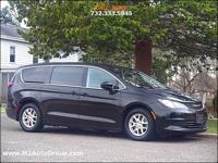 2017 Chrysler Pacifica Touring 4dr Mini Van East Brunswick, NJ - Image 7