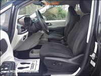 2017 Chrysler Pacifica Touring 4dr Mini Van East Brunswick, NJ - Image 10