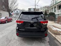 2019 Toyota Highlander XLE AWD Staten Island NY - Image 5
