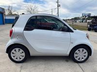 2016 Smart Fortwo Pure***EASY FINANCING FOR EVERYONE*** -2 Beach Blvd Jacksonville - Image 4