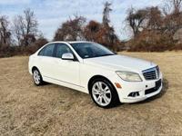 2008 Mercedes C300 Sport Runs Drives looks great motorhubnj.com - Image 4