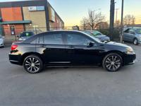 2013 Chrysler 200 S Sedan / Automatic/ Heated Leather/ ONLY 98K Miles Salem/1477 Hawthorne Ave NE - Image 6