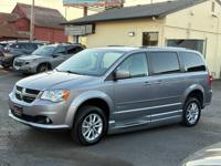 2017 Dodge Grand Caravan Wheelchair Van - SWIVEL SEAT / EZ LOCK!!! Wheelchair Van In Beaverton - Image 7