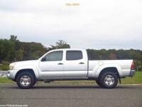 2005 Toyota Tacoma V6 4dr Double Cab 4WD East Brunswick, NJ - Image 3