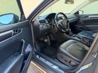 2017 Volkswagen Passat 1.8T R Line 4dr Sedan 💥100% FINANCING 100%💥 - Image 10