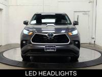 2020 Toyota Highlander AWD All Wheel Drive Electric Hybrid XLE SUV Est. payment OAC† - Image 4