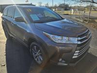 2017 toyota highlander xle leather 1 owner!!!! Lebanon - Image 3