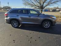 2017 toyota highlander xle leather 1 owner!!!! Lebanon - Image 4