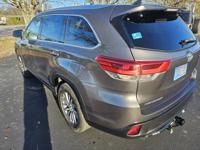 2017 toyota highlander xle leather 1 owner!!!! Lebanon - Image 6