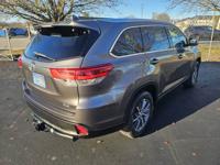 2017 toyota highlander xle leather 1 owner!!!! Lebanon - Image 7